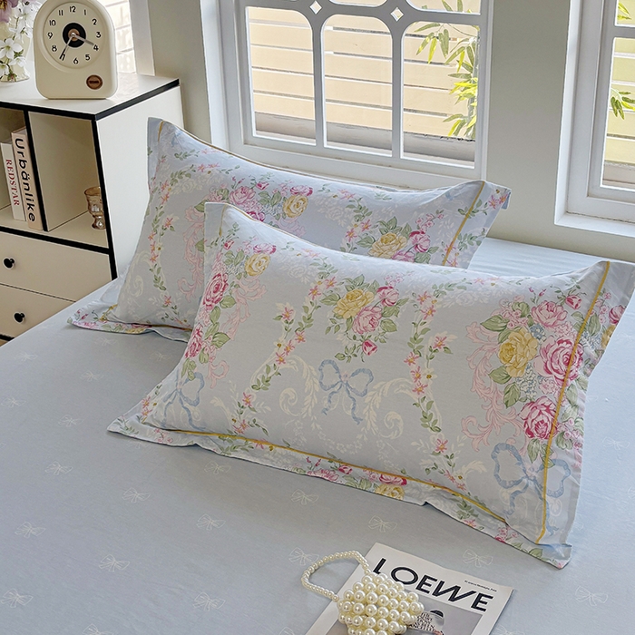 91家纺网 家纺一手货源 找家纺 宇彬家纺 2025新款13070全棉纯棉印花单被套一字绣工艺款 一字绣 米蓝韵花影