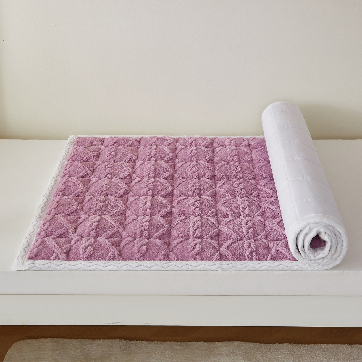 91家纺网 家纺一手货源 找家纺 缦吉 2025新款学生款高克重塔芙蓉床褥床护垫 优雅紫（全网最低）