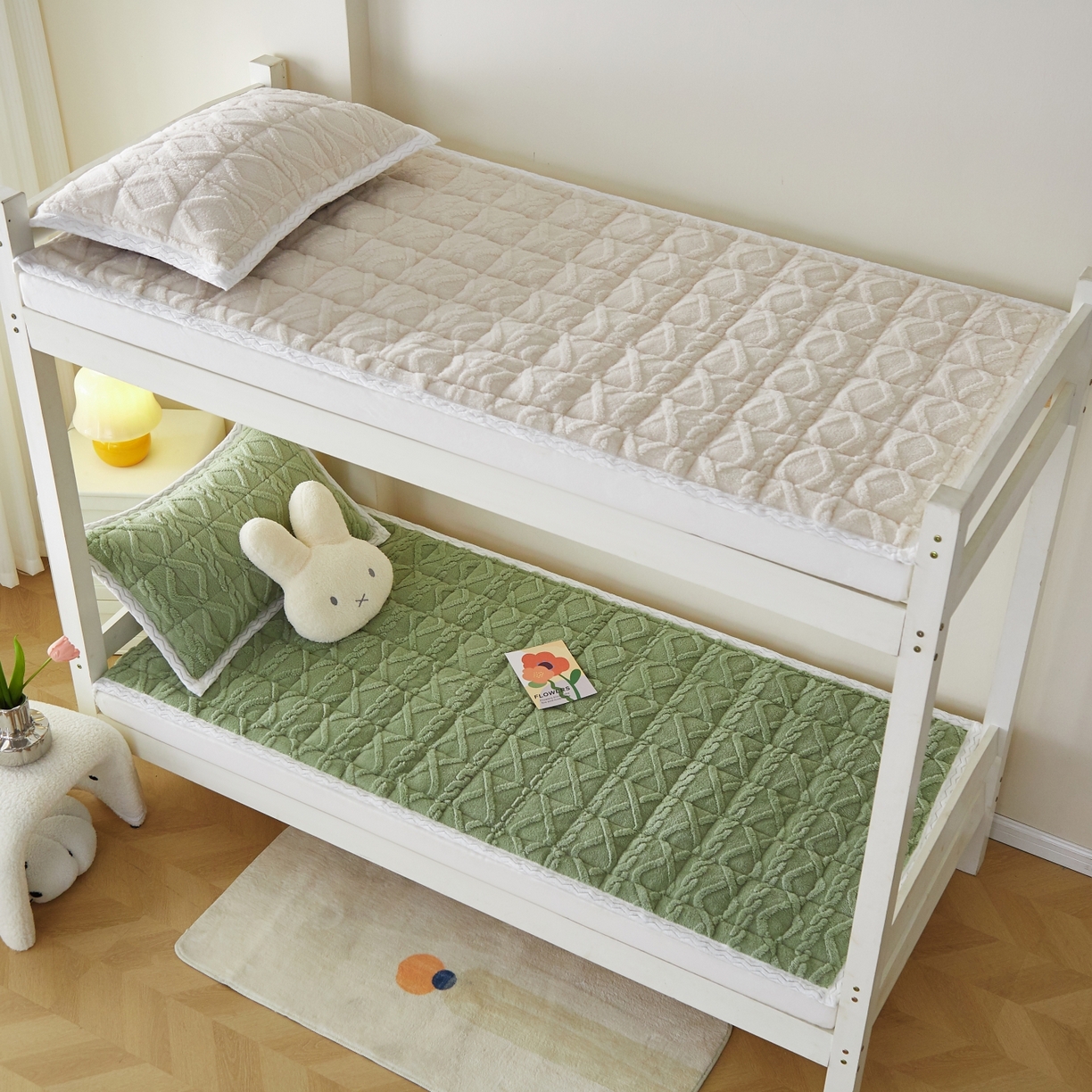 91家纺网 家纺一手货源 找家纺 缦吉 2025新款学生款高克重塔芙蓉床褥床护垫 奶油白（全网最低）