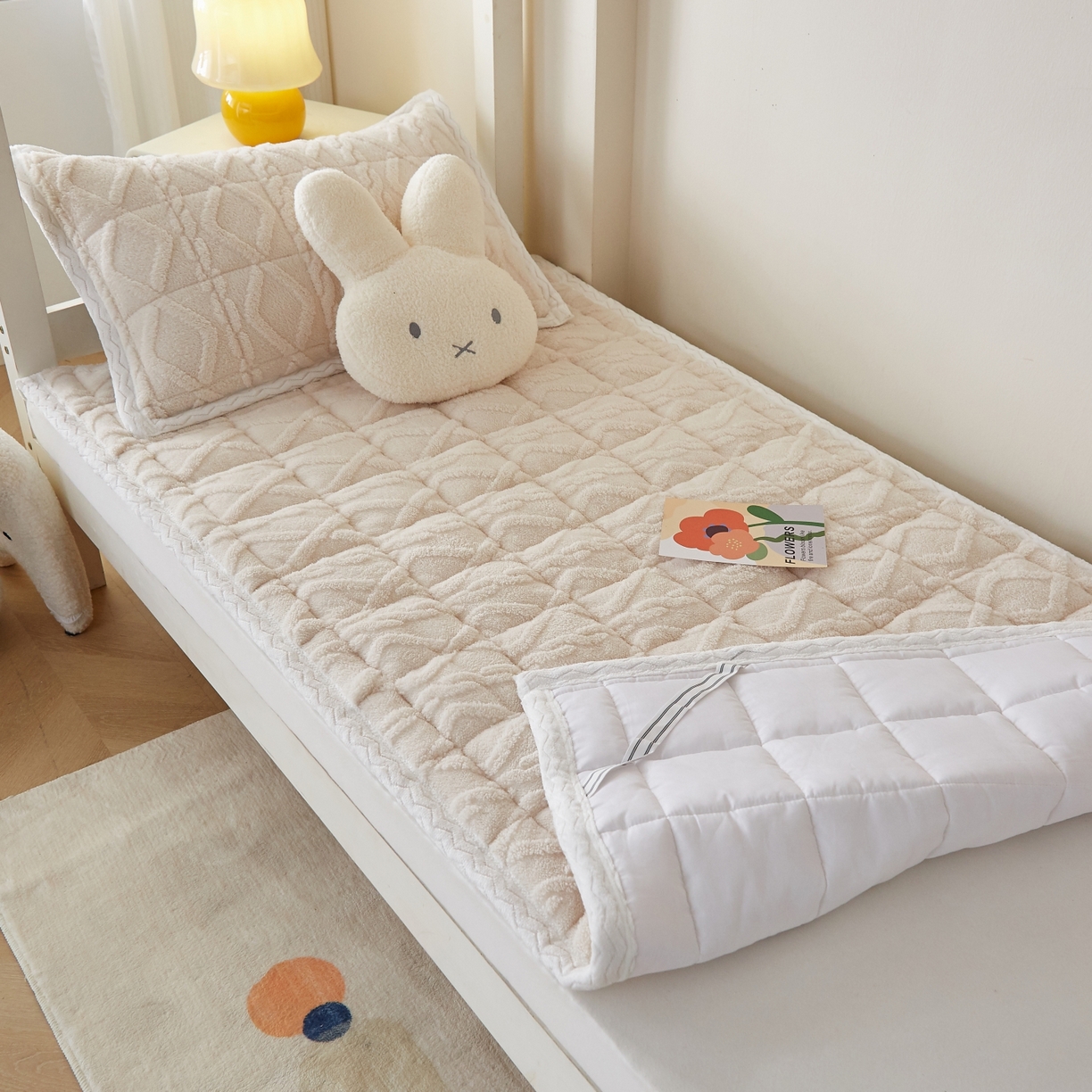 91家纺网 家纺一手货源 找家纺 缦吉 2025新款学生款高克重塔芙蓉床褥床护垫 奶油白（全网最低）