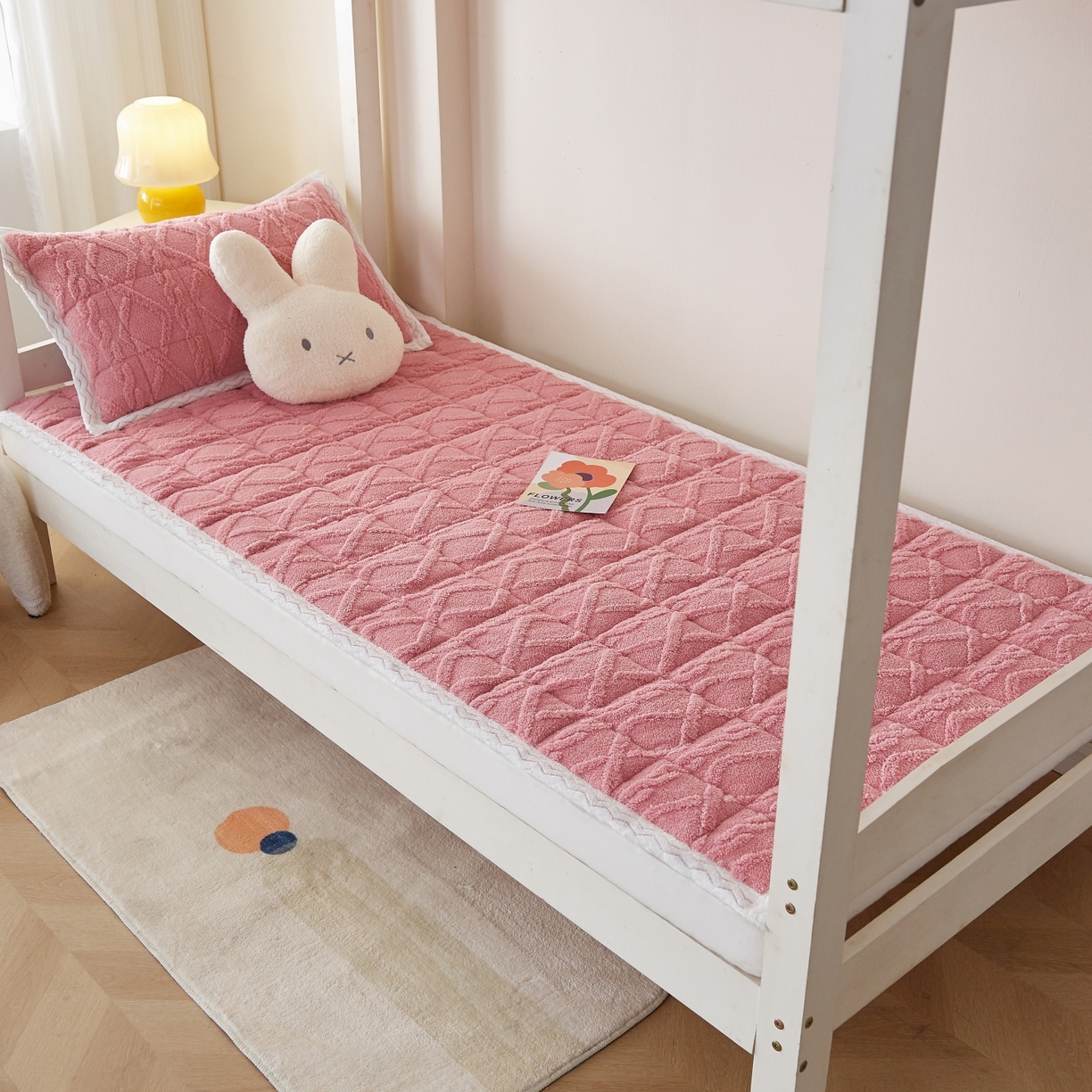 91家纺网 家纺一手货源 找家纺 缦吉 2025新款学生款高克重塔芙蓉床褥床护垫 豆沙粉（全网最低）