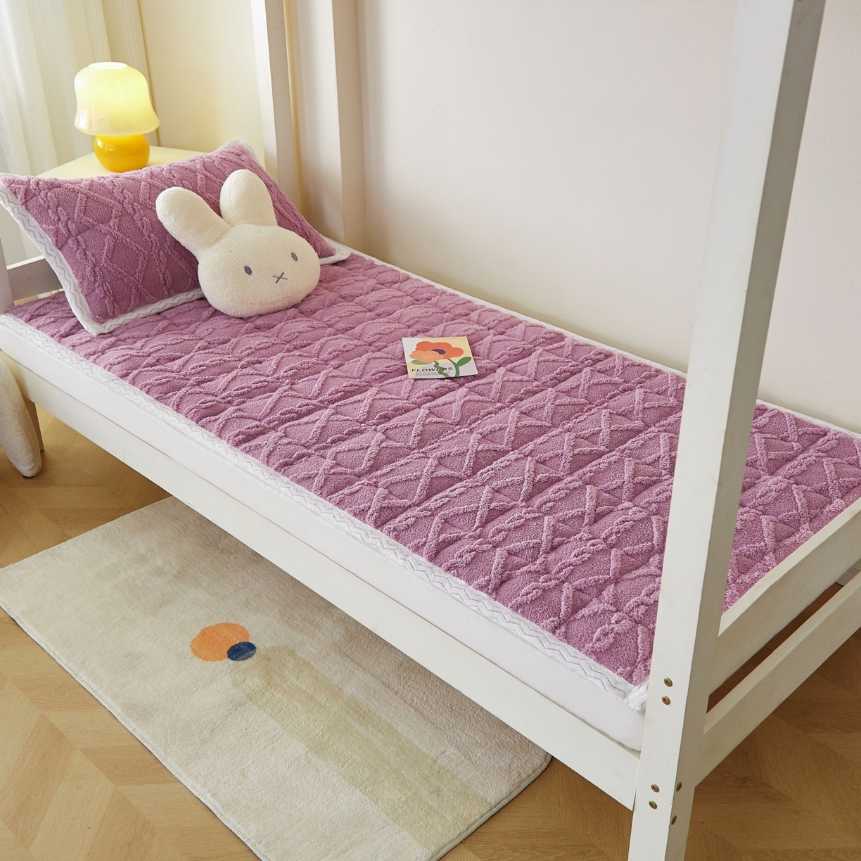 91家纺网 家纺一手货源 找家纺 缦吉 2025新款学生款高克重塔芙蓉床褥床护垫 优雅紫（全网最低）