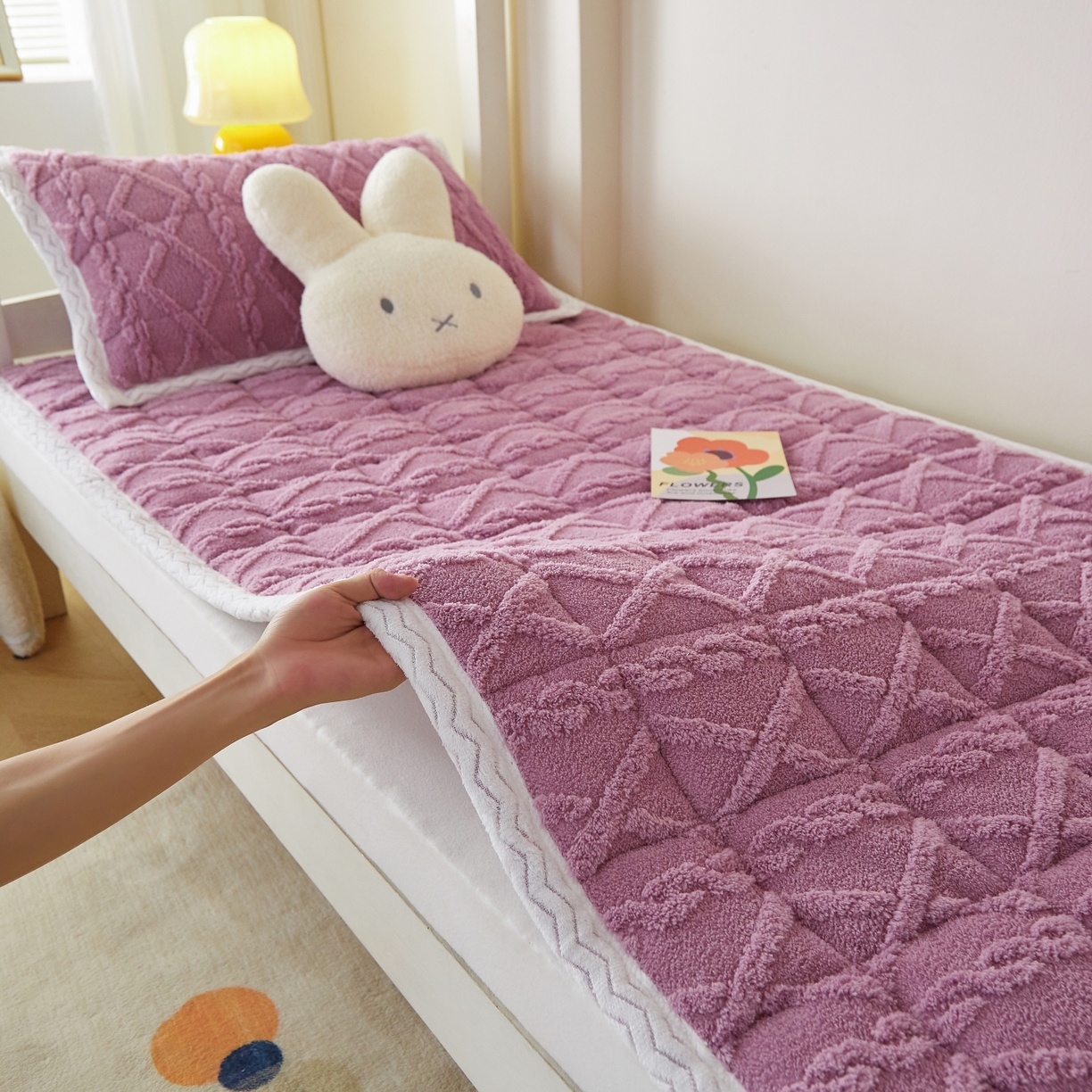 91家纺网 家纺一手货源 找家纺 （总）缦吉 2025新款学生款高克重塔芙蓉床褥床护垫（全网最低）