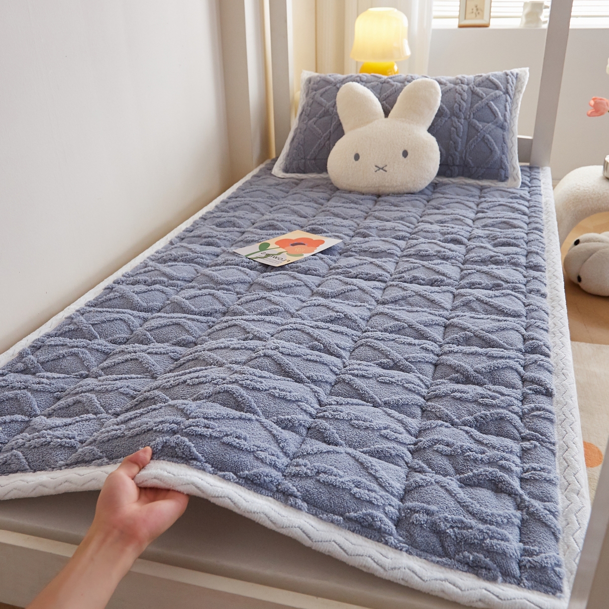 91家纺网 家纺一手货源 找家纺 （总）缦吉 2025新款学生款高克重塔芙蓉床褥床护垫（全网最低）