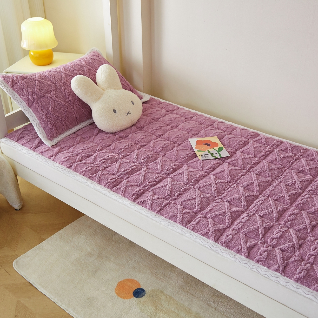 91家纺网 家纺一手货源 找家纺 缦吉 2025新款学生款高克重塔芙蓉床褥床护垫 优雅紫（全网最低）