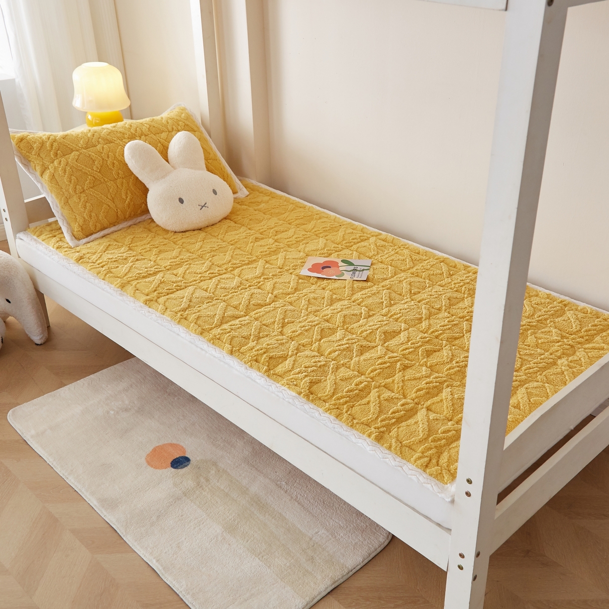 91家纺网 家纺一手货源 找家纺 缦吉 2025新款学生款高克重塔芙蓉床褥床护垫 柠檬黄（全网最低）