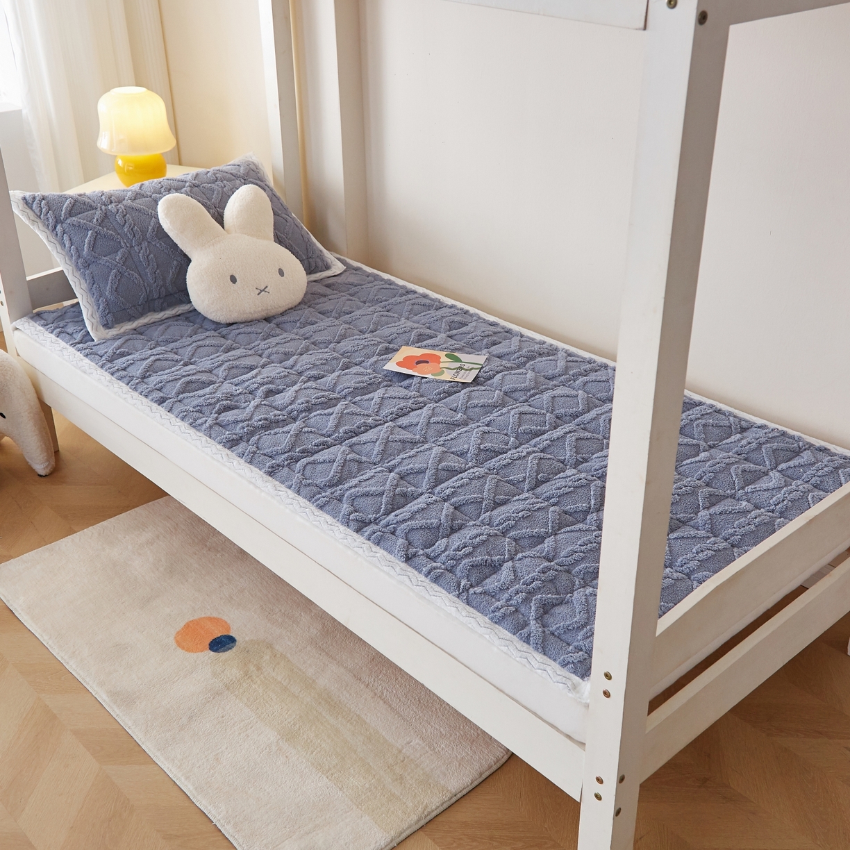 91家纺网 家纺一手货源 找家纺 缦吉 2025新款学生款高克重塔芙蓉床褥床护垫 格调灰（全网最低）