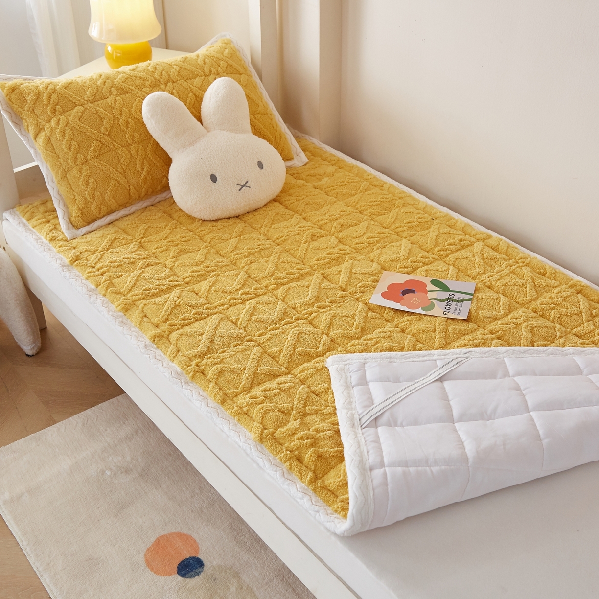 91家纺网 家纺一手货源 找家纺 缦吉 2025新款学生款高克重塔芙蓉床褥床护垫 柠檬黄（全网最低）