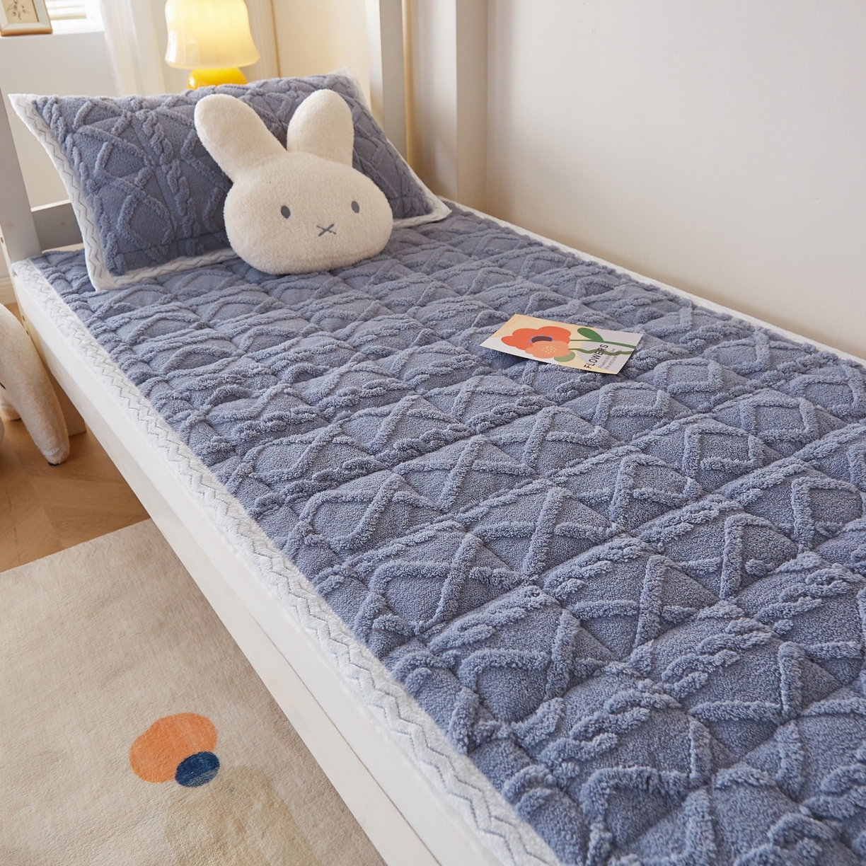 91家纺网 家纺一手货源 找家纺 缦吉 2025新款学生款高克重塔芙蓉床褥床护垫 格调灰（全网最低）