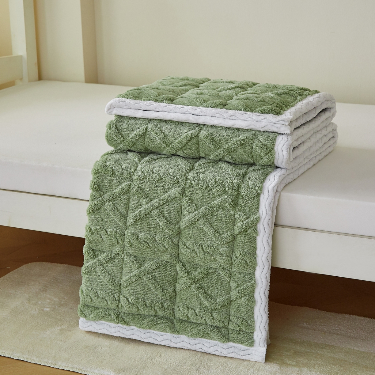 91家纺网 家纺一手货源 找家纺 缦吉 2025新款学生款高克重塔芙蓉床褥床护垫 橄榄绿（全网最低）