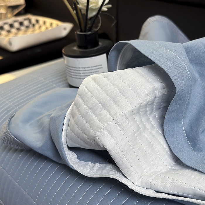 91家纺网 家纺一手货源 找家纺 呦呦南宋 纯棉绗缝40x60cm现代风单品枕头套水洗棉中层夹棉拉链款全棉高端定制平边枕套 平边蓝