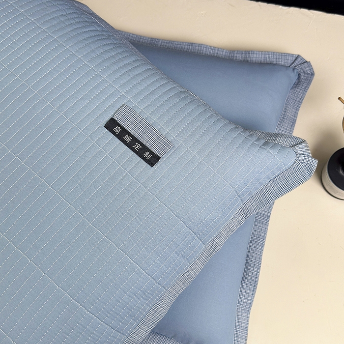 91家纺网 家纺一手货源 找家纺 呦呦南宋 纯棉绗缝40x60cm现代风单品枕头套水洗棉中层夹棉拉链款全棉高端定制平边枕套 平边蓝