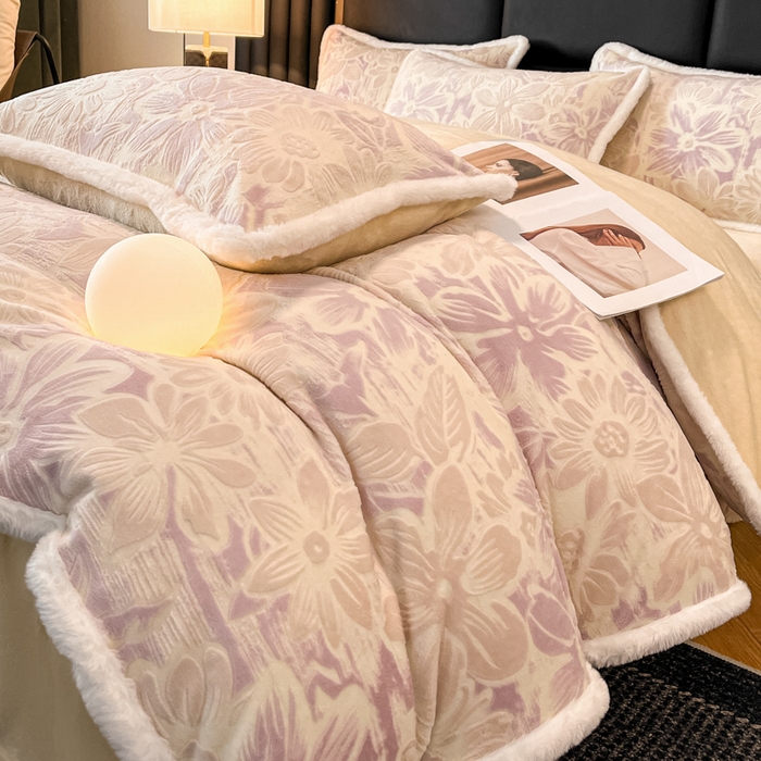 91家纺网 家纺一手货源 找家纺 （总）诺梵家纺 2025新款兔毛绒包边 雕花绒四件套