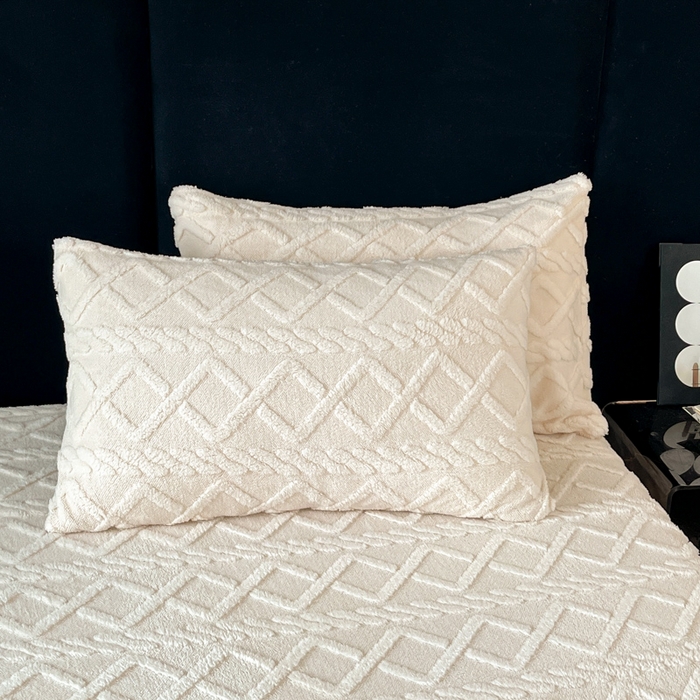 91家纺网 家纺一手货源 找家纺 米瑞娜 2025秋冬新款塔芙绒床笠跨境外贸单品尺寸齐全 白色