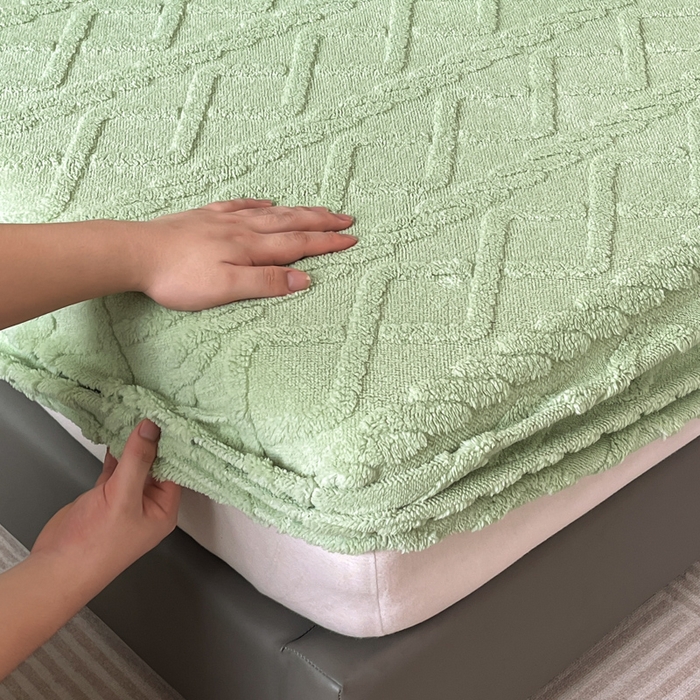 91家纺网 家纺一手货源 找家纺 米瑞娜 2025秋冬新款塔芙绒床笠跨境外贸单品尺寸齐全 果绿