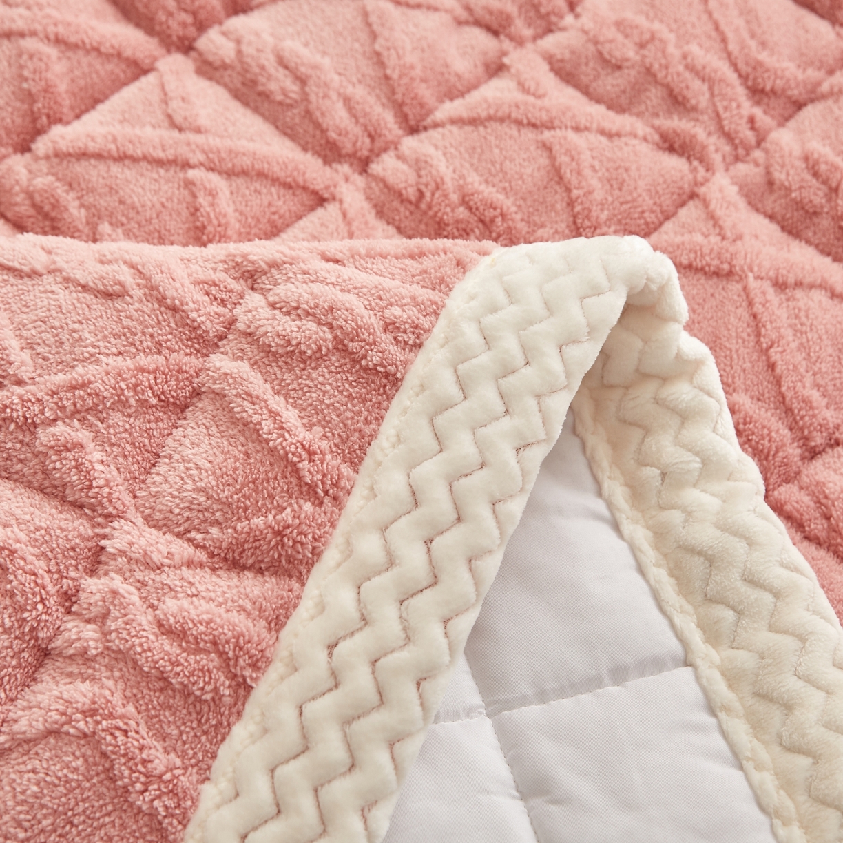 91家纺网 家纺一手货源 找家纺 缦吉 2025新款成人款高克重塔芙蓉床褥床护垫 豆沙粉（全网最低）