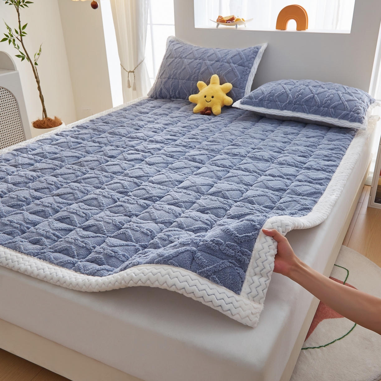 91家纺网 家纺一手货源 找家纺 缦吉 2025新款成人款高克重塔芙蓉床褥床护垫 格调灰（全网最低）