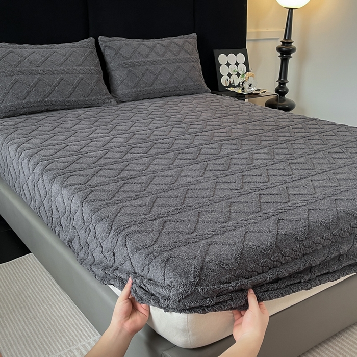 91家纺网 家纺一手货源 找家纺 米瑞娜 2025秋冬新款塔芙绒床笠跨境外贸单品尺寸齐全 灰色