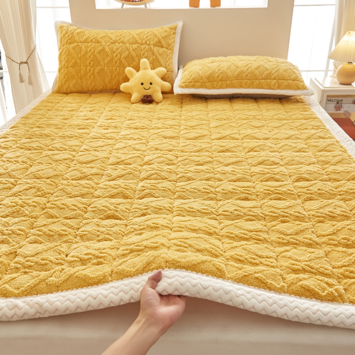 91家纺网 家纺一手货源 找家纺 缦吉 2025新款成人款高克重塔芙蓉床褥床护垫 柠檬黄（全网最低）