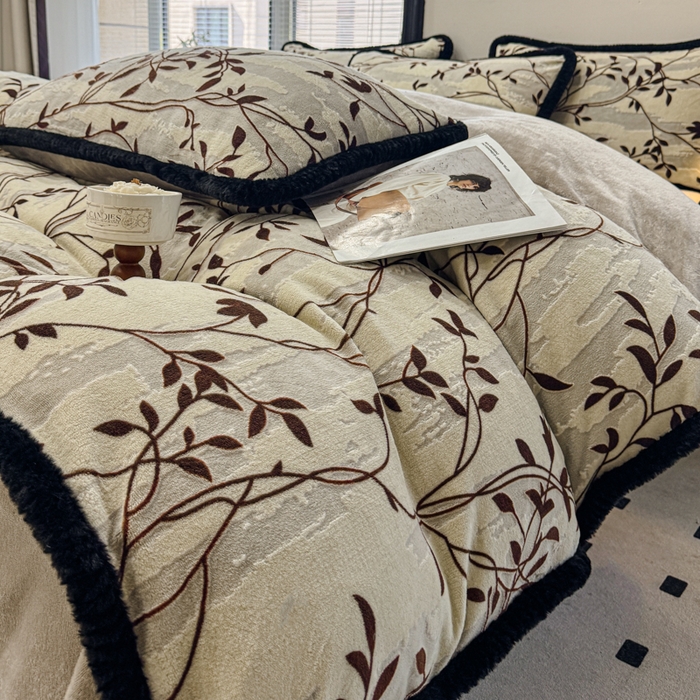 91家纺网 家纺一手货源 找家纺 （总）诺梵家纺 2025新款兔毛绒包边 雕花绒四件套