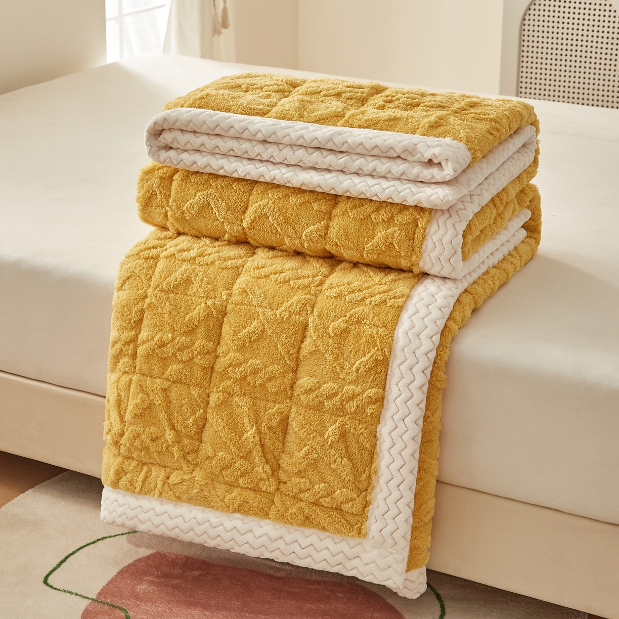 91家纺网 家纺一手货源 找家纺 缦吉 2025新款成人款高克重塔芙蓉床褥床护垫 柠檬黄（全网最低）