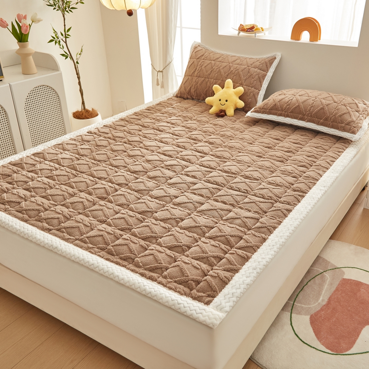 91家纺网 家纺一手货源 找家纺 缦吉 2025新款成人款高克重塔芙蓉床褥床护垫 焦糖咖（全网最低）