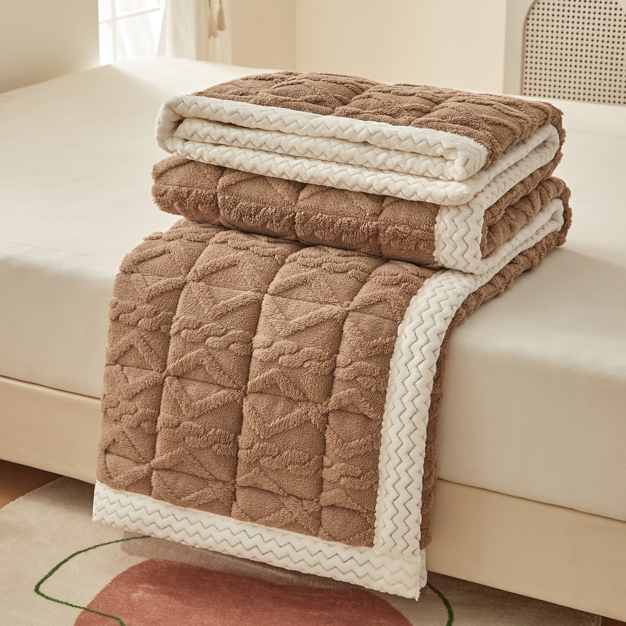 91家纺网 家纺一手货源 找家纺 缦吉 2025新款成人款高克重塔芙蓉床褥床护垫 焦糖咖（全网最低）