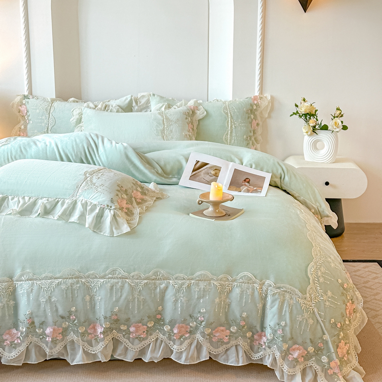 91家纺网 家纺一手货源 找家纺 （总）凯美家居 2025新款A类牛奶绒蕾丝刺绣四件套-锦上添花