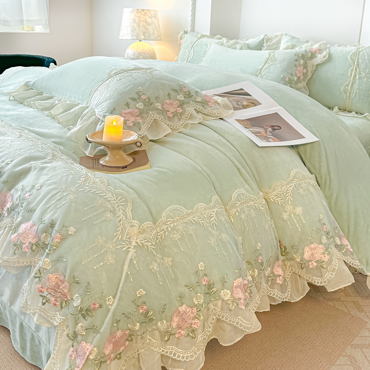 91家纺网 家纺一手货源 找家纺 （总）凯美家居 2025新款A类牛奶绒蕾丝刺绣四件套-锦上添花