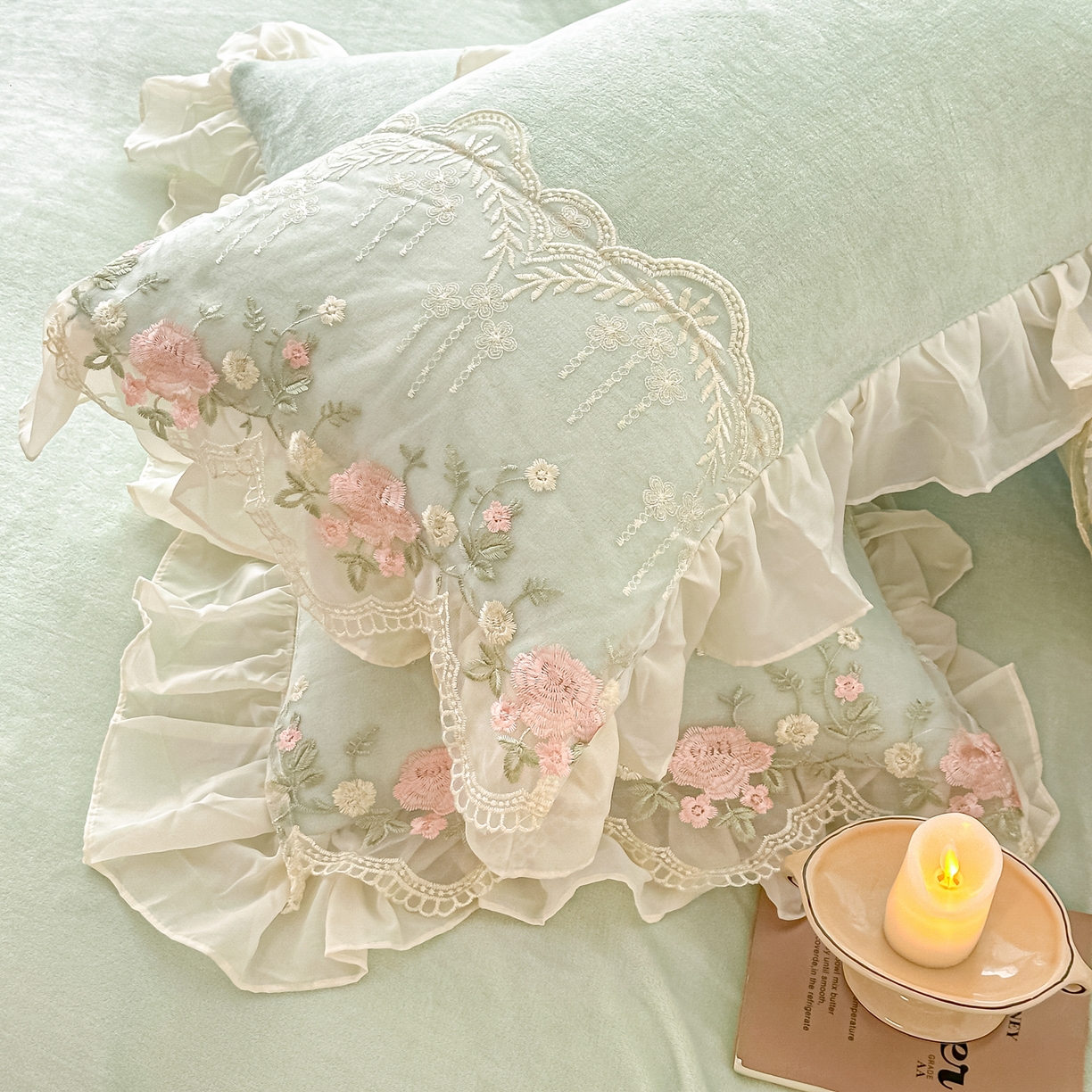 91家纺网 家纺一手货源 找家纺 （总）凯美家居 2025新款A类牛奶绒蕾丝刺绣四件套-锦上添花