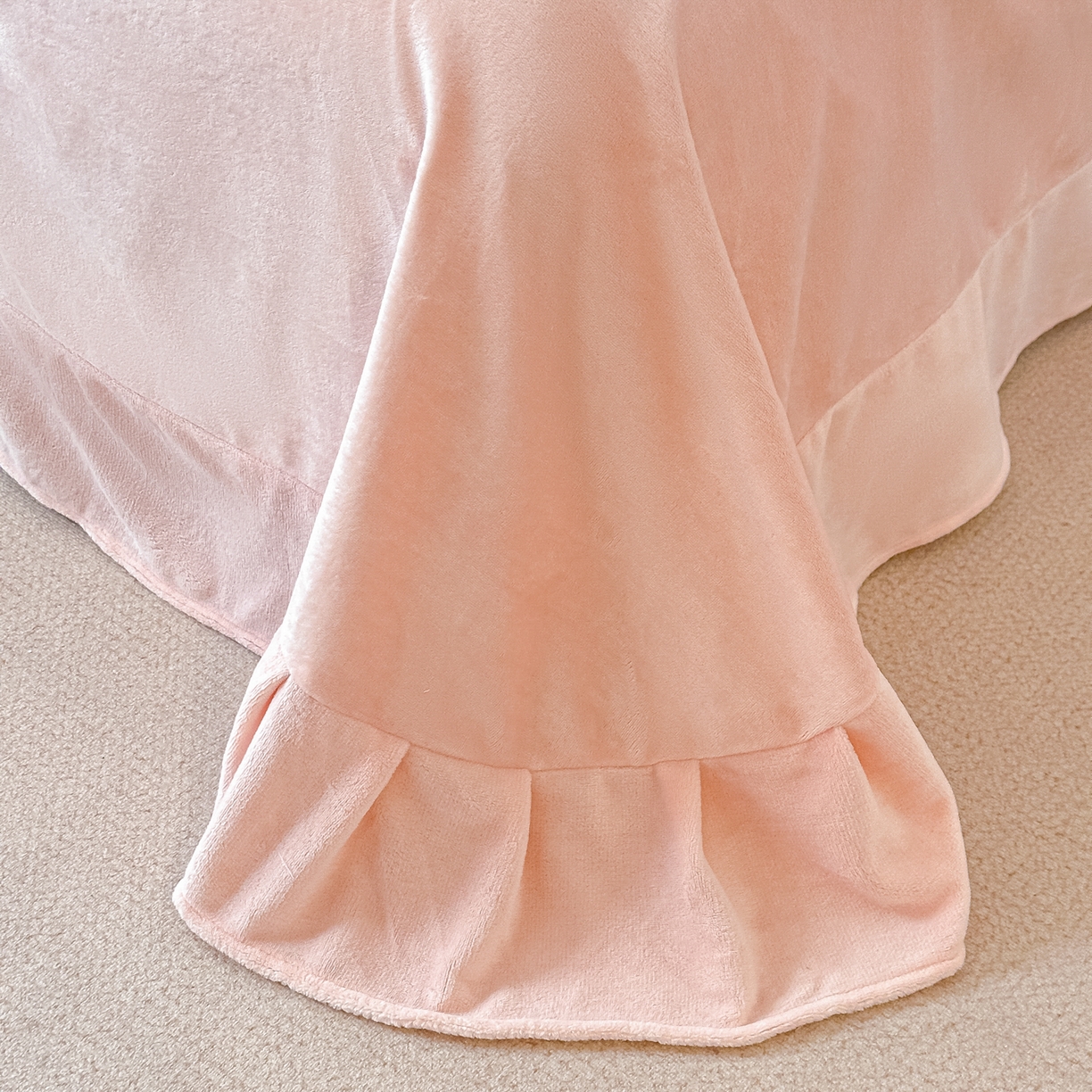 91家纺网 家纺一手货源 找家纺 凯美家居 2025新款A类牛奶绒蕾丝刺绣四件套-锦上添花 锦上添花-粉玉