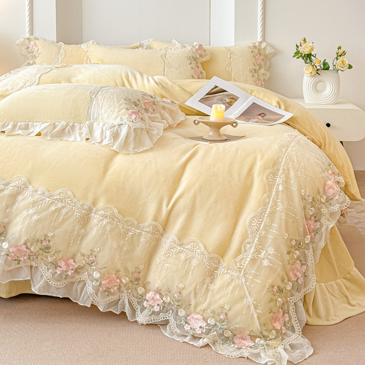 91家纺网 家纺一手货源 找家纺 凯美家居 2025新款A类牛奶绒蕾丝刺绣四件套-锦上添花 锦上添花-浅黄