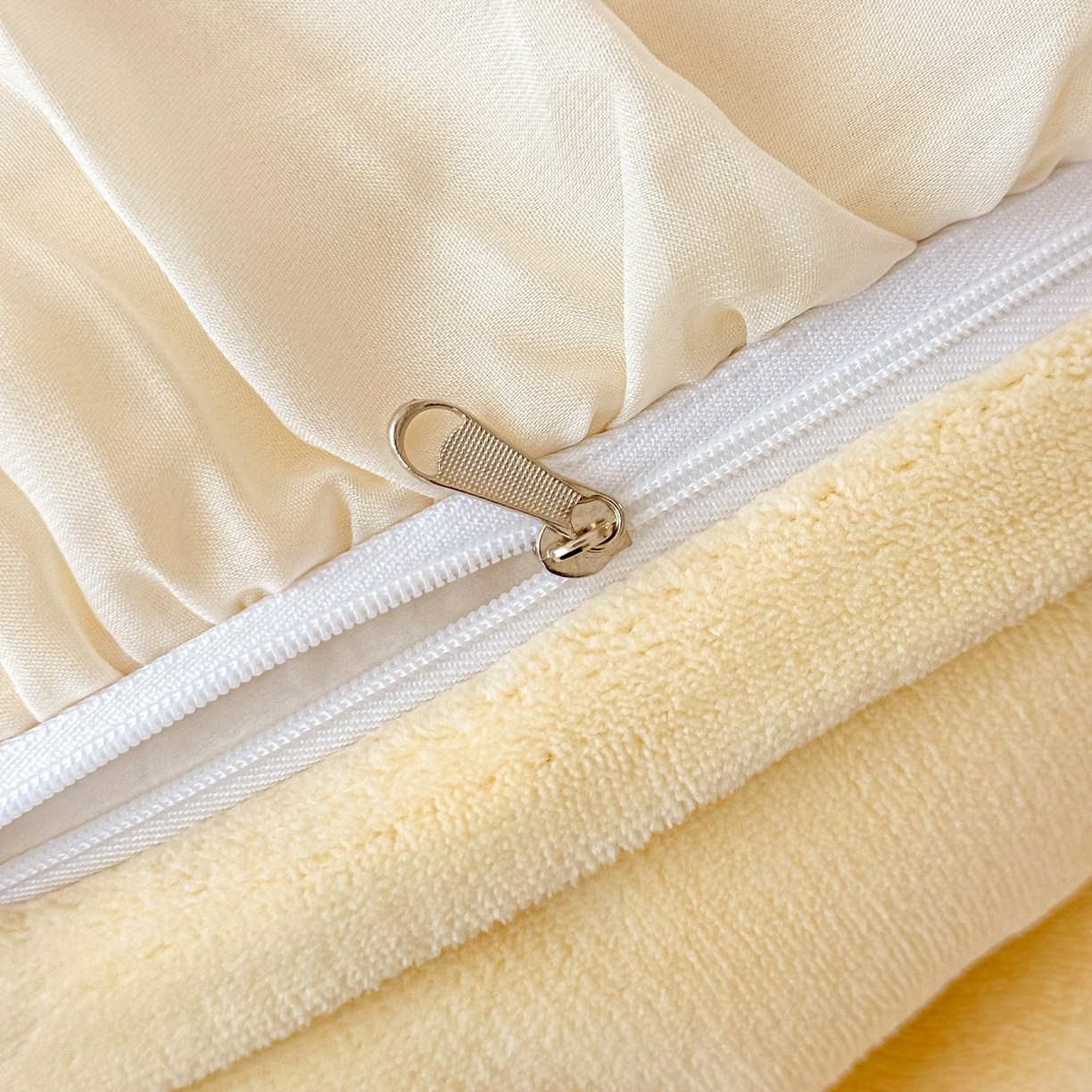 91家纺网 家纺一手货源 找家纺 凯美家居 2025新款A类牛奶绒蕾丝刺绣四件套-锦上添花 锦上添花-浅黄