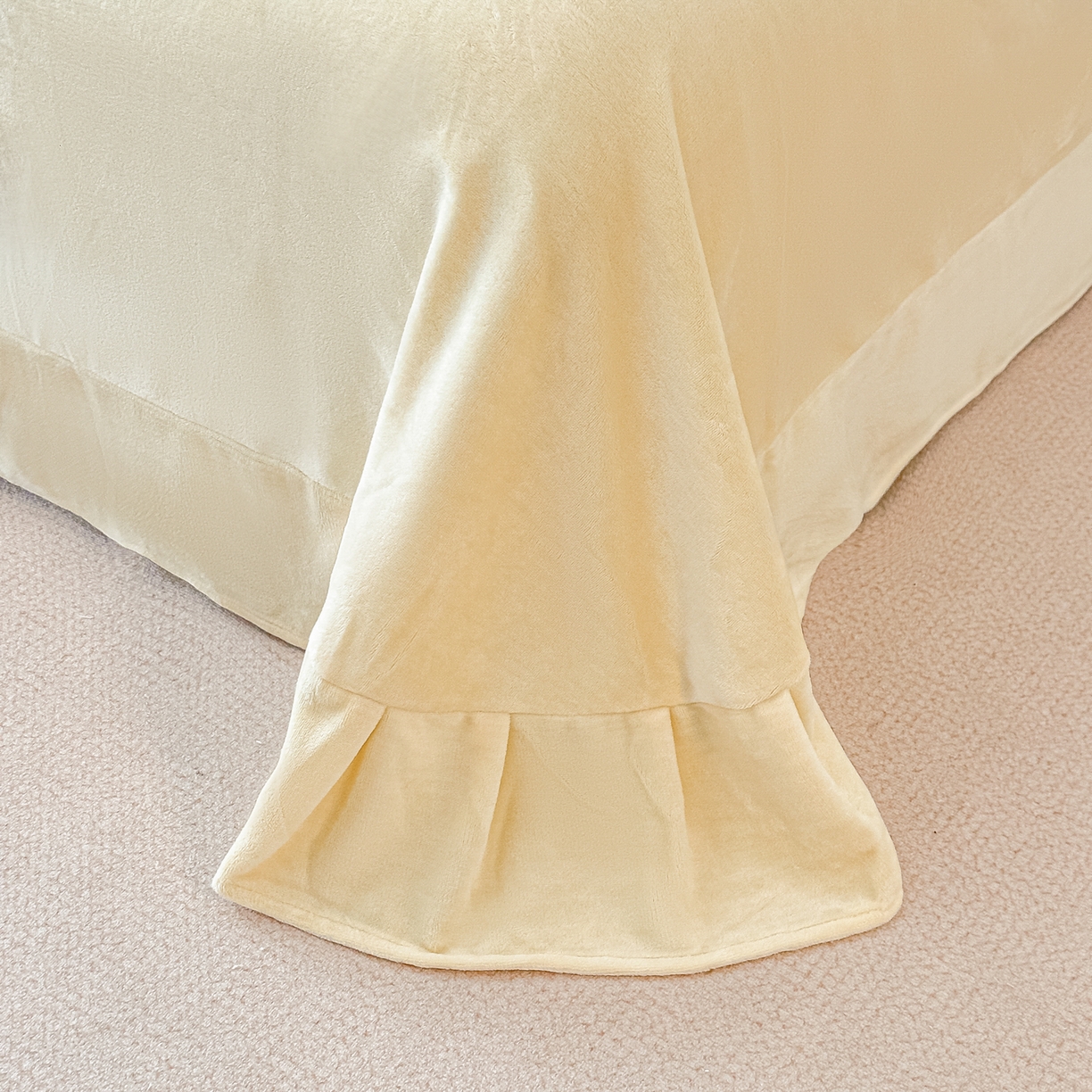 91家纺网 家纺一手货源 找家纺 凯美家居 2025新款A类牛奶绒蕾丝刺绣四件套-锦上添花 锦上添花-浅黄