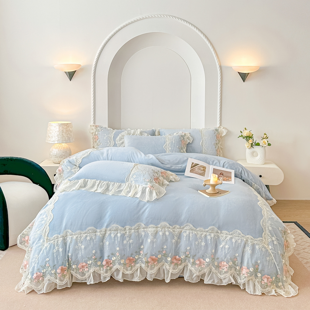 91家纺网 家纺一手货源 找家纺 凯美家居 2025新款A类牛奶绒蕾丝刺绣四件套-锦上添花 锦上添花-浅蓝