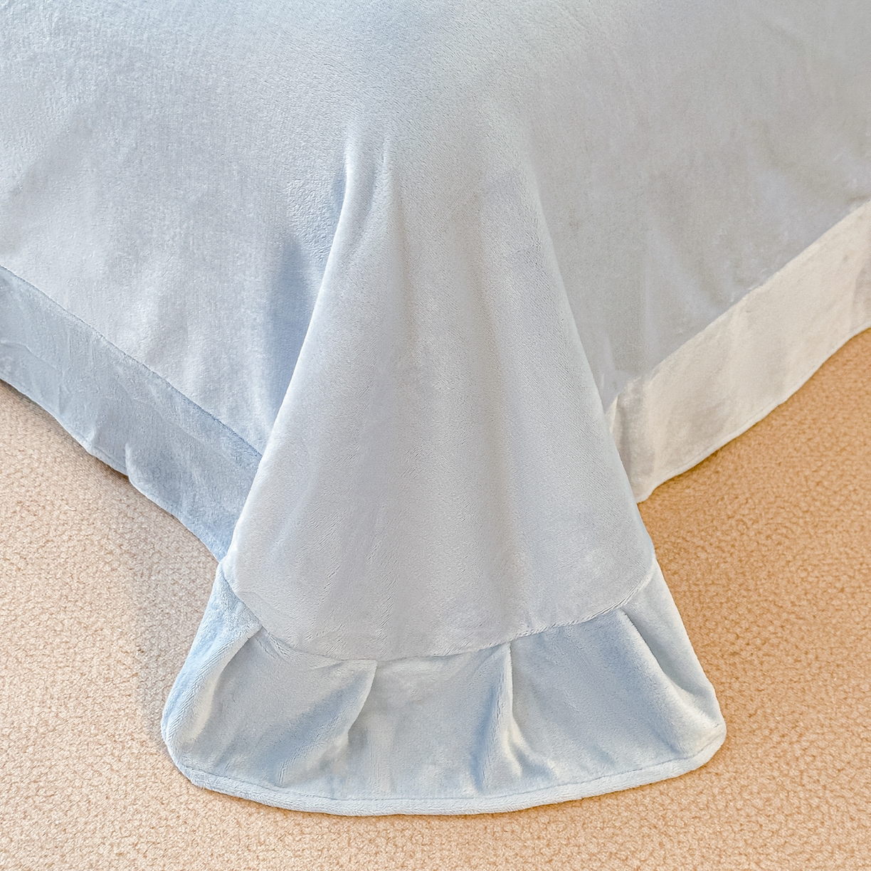 91家纺网 家纺一手货源 找家纺 凯美家居 2025新款A类牛奶绒蕾丝刺绣四件套-锦上添花 锦上添花-浅蓝