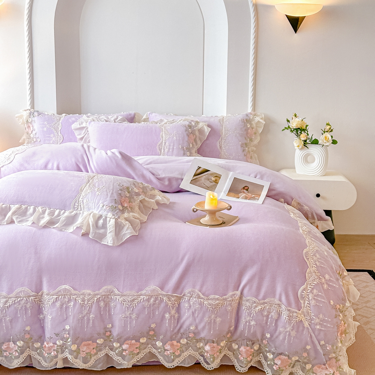 91家纺网 家纺一手货源 找家纺 凯美家居 2025新款A类牛奶绒蕾丝刺绣四件套-锦上添花 锦上添花-浅紫