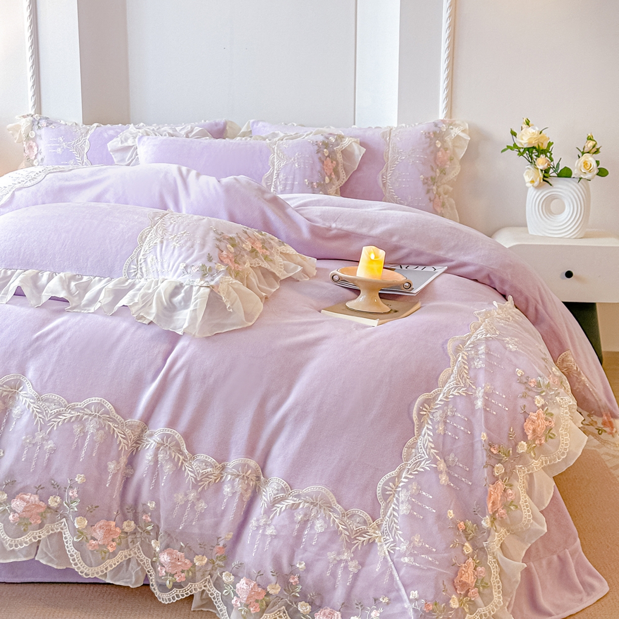 91家纺网 家纺一手货源 找家纺 凯美家居 2025新款A类牛奶绒蕾丝刺绣四件套-锦上添花 锦上添花-浅紫