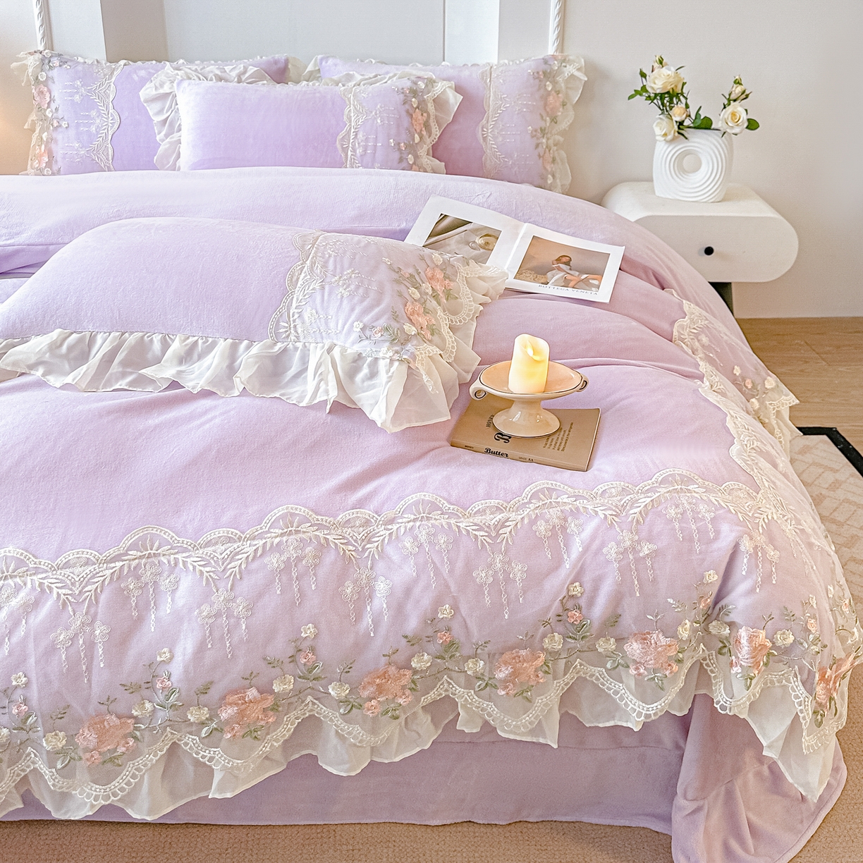 91家纺网 家纺一手货源 找家纺 凯美家居 2025新款A类牛奶绒蕾丝刺绣四件套-锦上添花 锦上添花-浅紫