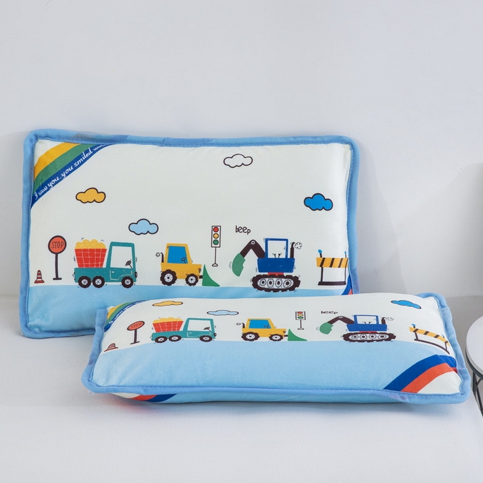 91家纺网 家纺一手货源 找家纺 大黄蜂家居家纺 2025新款秋冬水晶绒儿童包边定位枕套枕头枕芯 工程车队