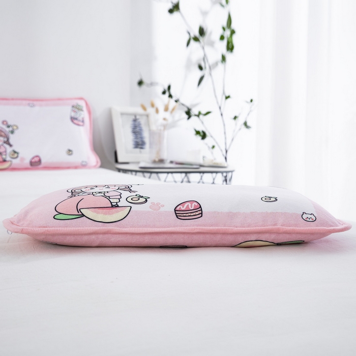 91家纺网 家纺一手货源 找家纺 大黄蜂家居家纺 2025新款秋冬水晶绒儿童包边定位枕套枕头枕芯 小女孩