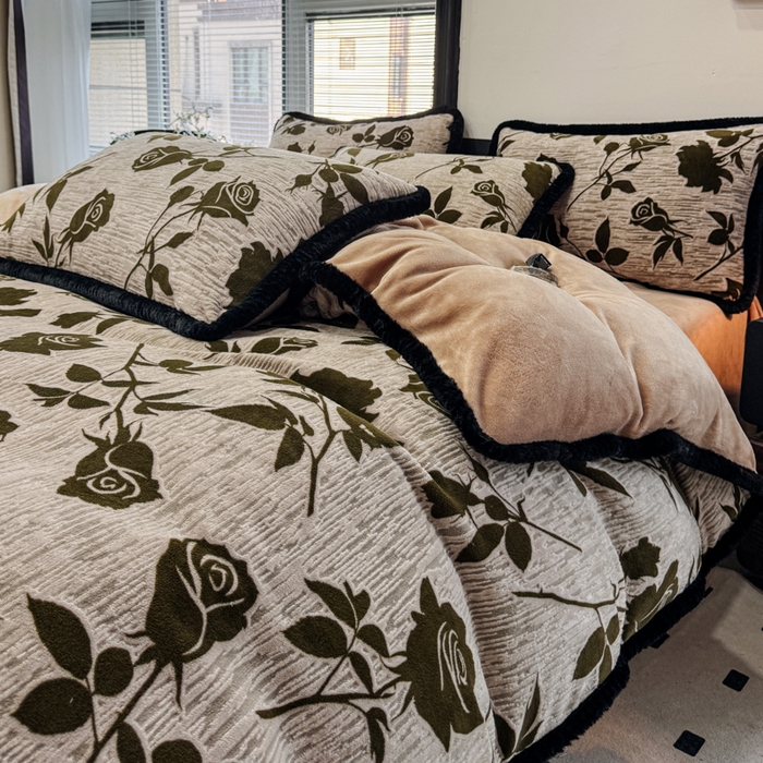 91家纺网 家纺一手货源 找家纺 诺梵家纺 2025新款兔毛绒包边 雕花绒四件套 花魅-咖