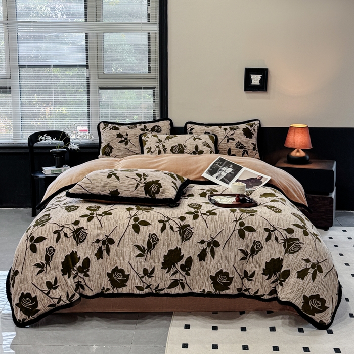 91家纺网 家纺一手货源 找家纺 诺梵家纺 2025新款兔毛绒包边 雕花绒四件套 花魅-咖