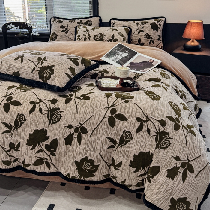 91家纺网 家纺一手货源 找家纺 诺梵家纺 2025新款兔毛绒包边 雕花绒四件套 花魅-咖