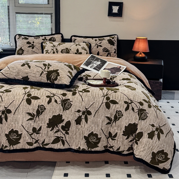 91家纺网 家纺一手货源 找家纺 诺梵家纺 2025新款兔毛绒包边 雕花绒四件套 花魅-咖