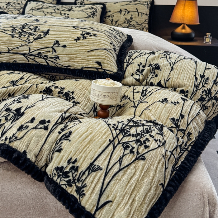 91家纺网 家纺一手货源 找家纺 诺梵家纺 2025新款兔毛绒包边 雕花绒四件套 青黛