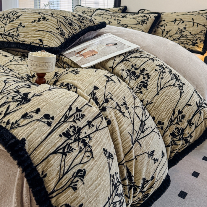 91家纺网 家纺一手货源 找家纺 诺梵家纺 2025新款兔毛绒包边 雕花绒四件套 青黛