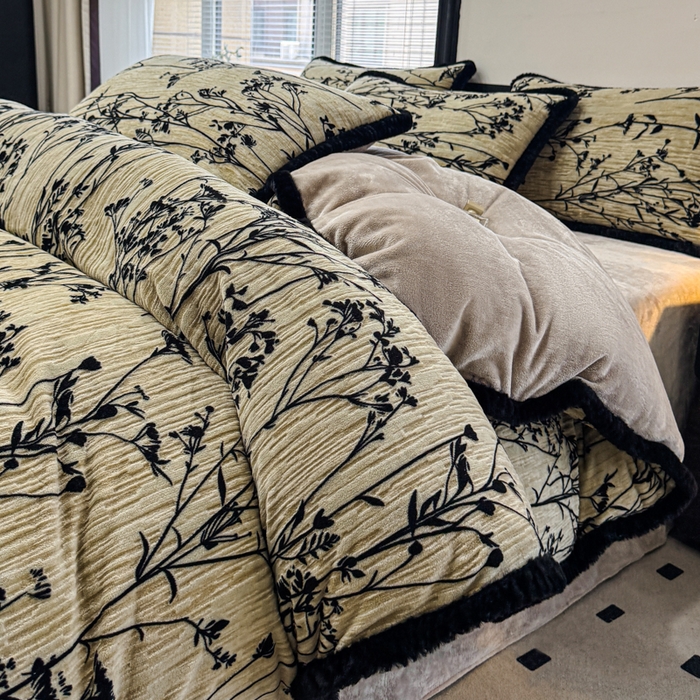 91家纺网 家纺一手货源 找家纺 诺梵家纺 2025新款兔毛绒包边 雕花绒四件套 青黛