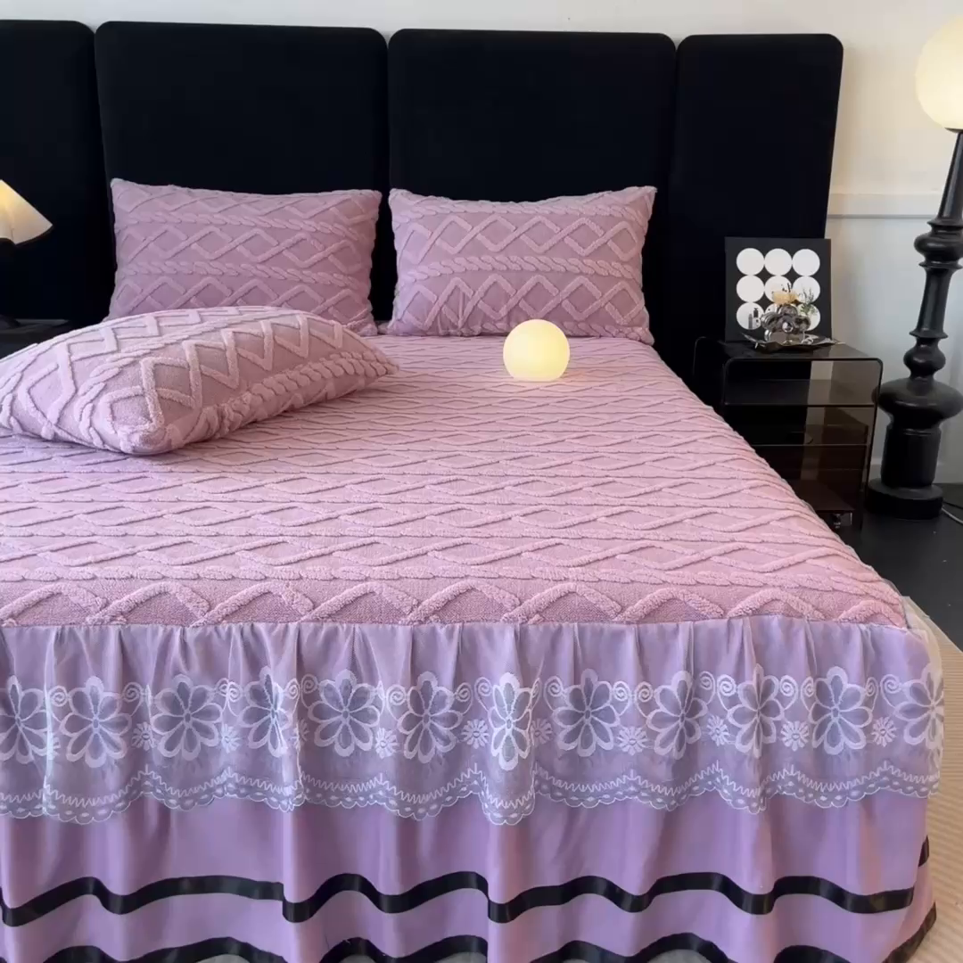 91家纺网 家纺一手货源 找家纺 米瑞娜  2025新款塔芙绒雕花蕾丝床裙跨境外贸 浅紫