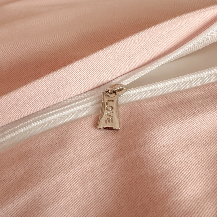 91家纺网 家纺一手货源 找家纺 慕晨 2025新款秋冬全棉纯棉加厚磨毛法式花边数码印简奢高级公主风四件套直播热卖 艾莉